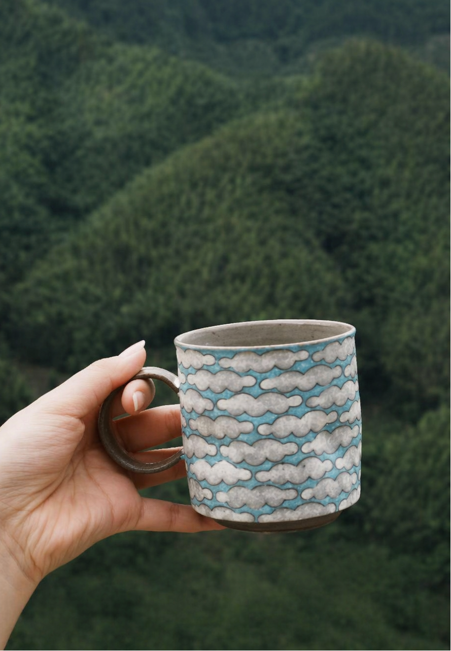 Cloud Puff Pinch Cup with Handle