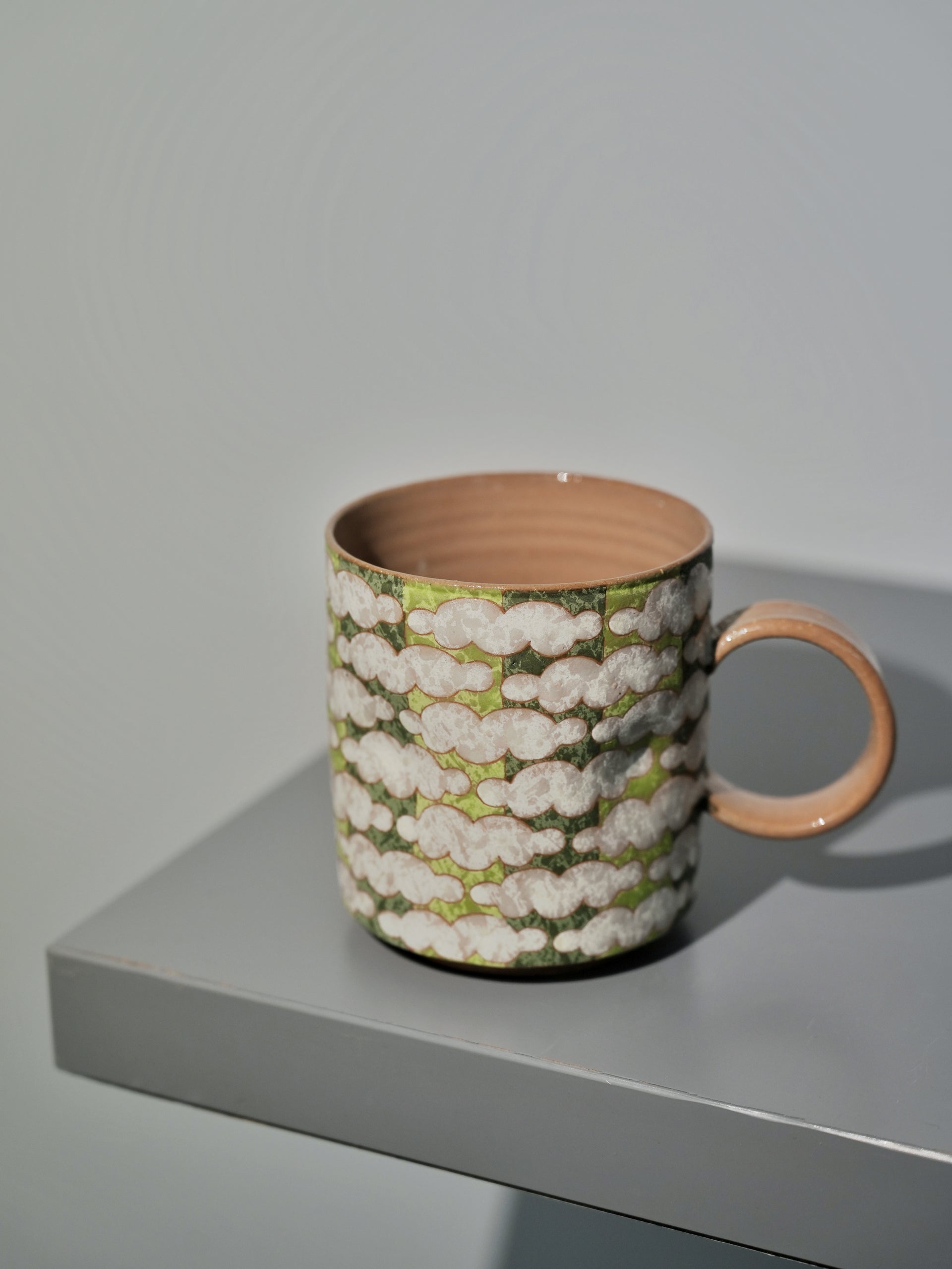 Spring Cloud Pinch Cup with Handle