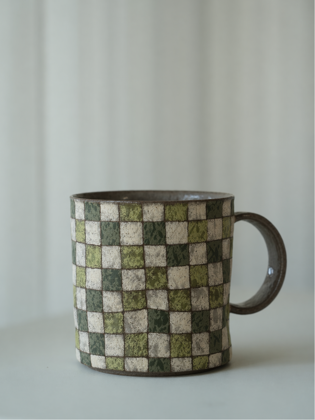 Spring Gingham Pinch Cup with Handle - Dark Tone