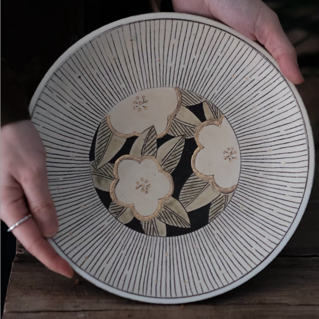 Fine Lined Plate - White Camellia