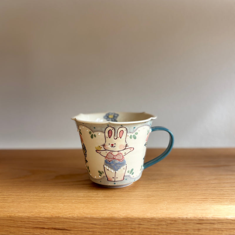 Beach Bunny Scalloped Handle Cup