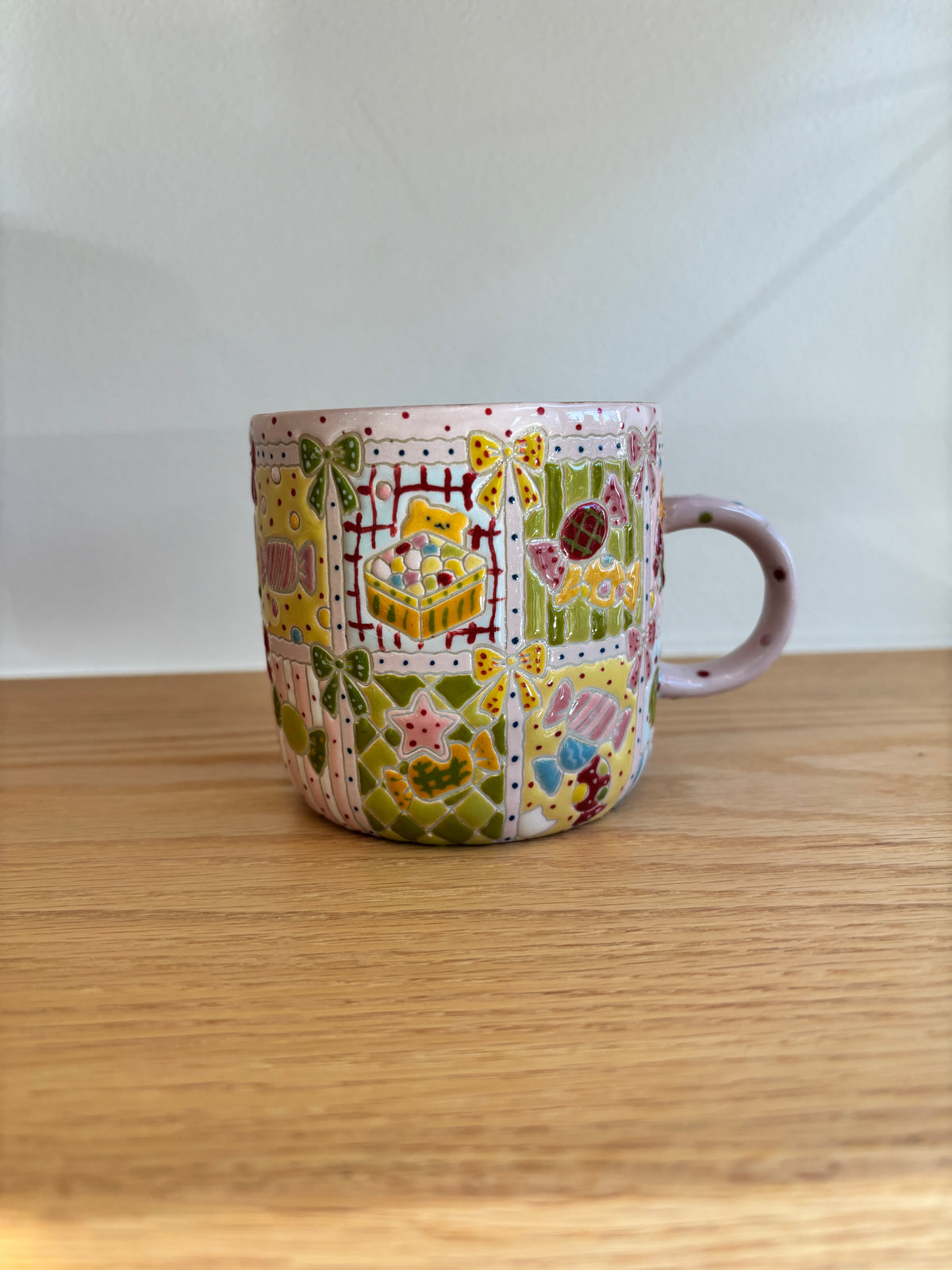 Bow-Trim Candy Cup
