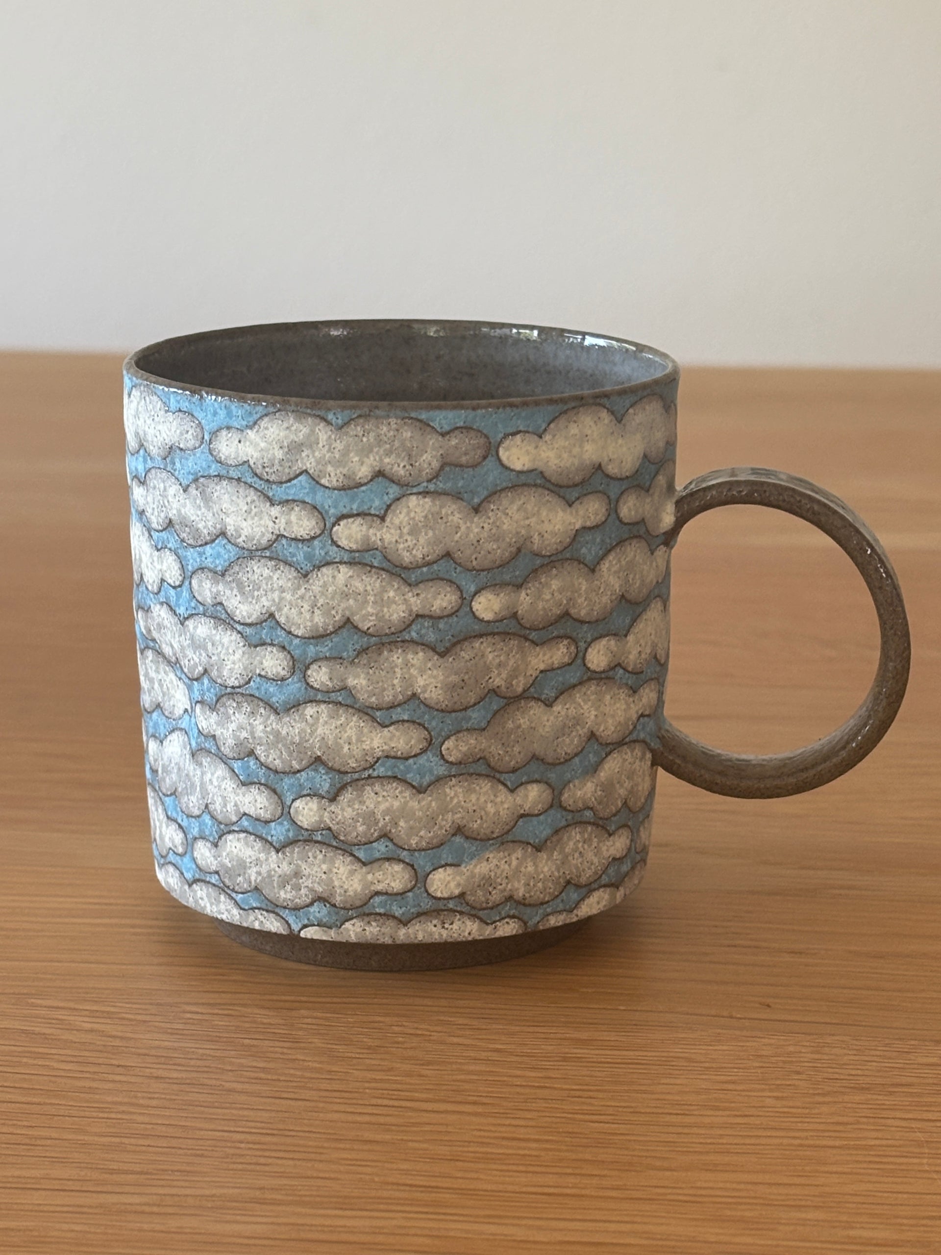 Cloud Puff Pinch Cup with Handle
