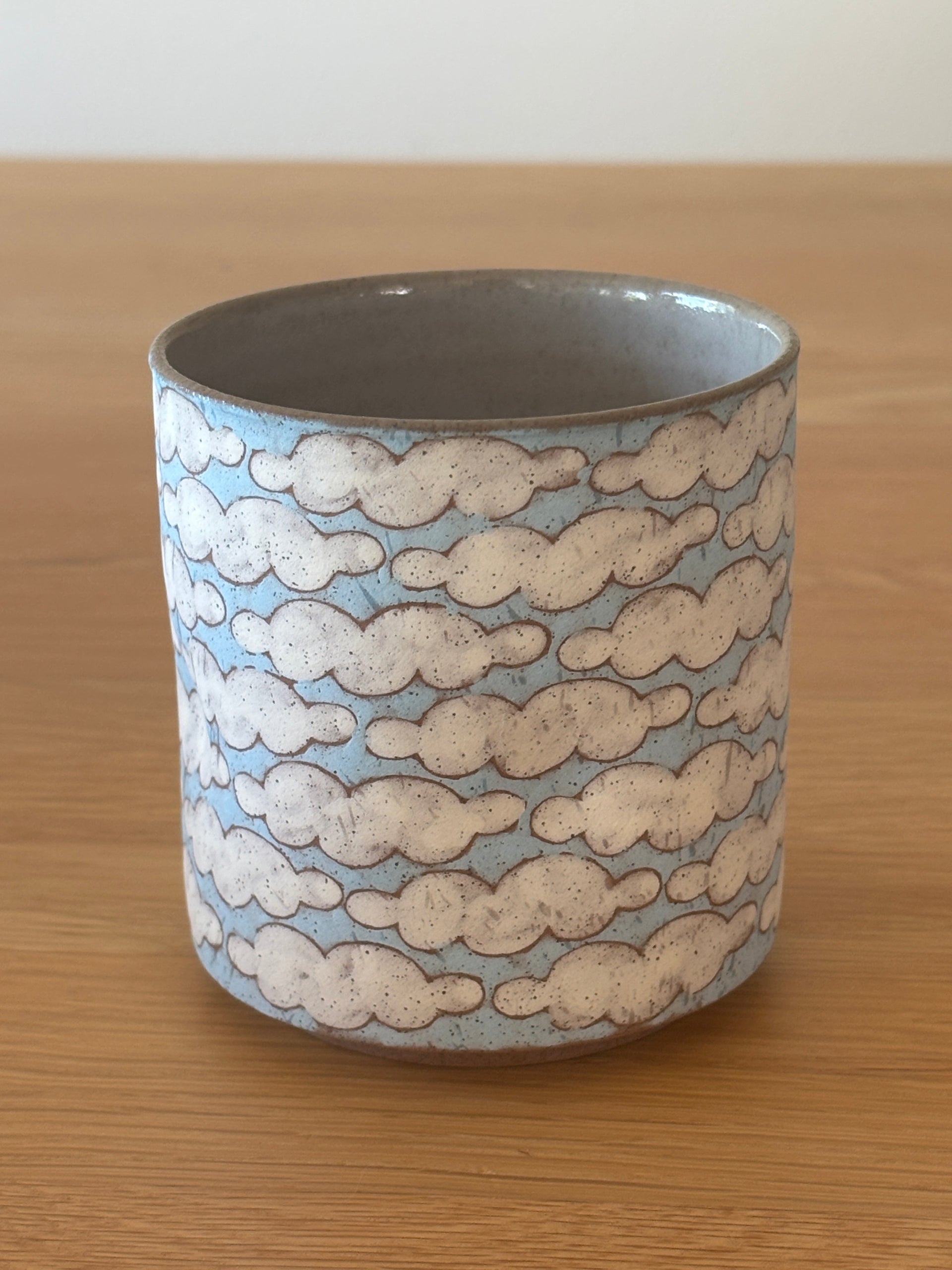 Cloud Puff Pinch Cup