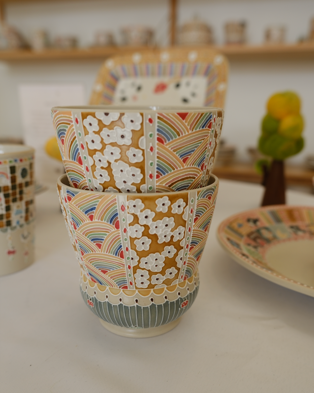 Waisted Cup - Rainbow White Flower Blue