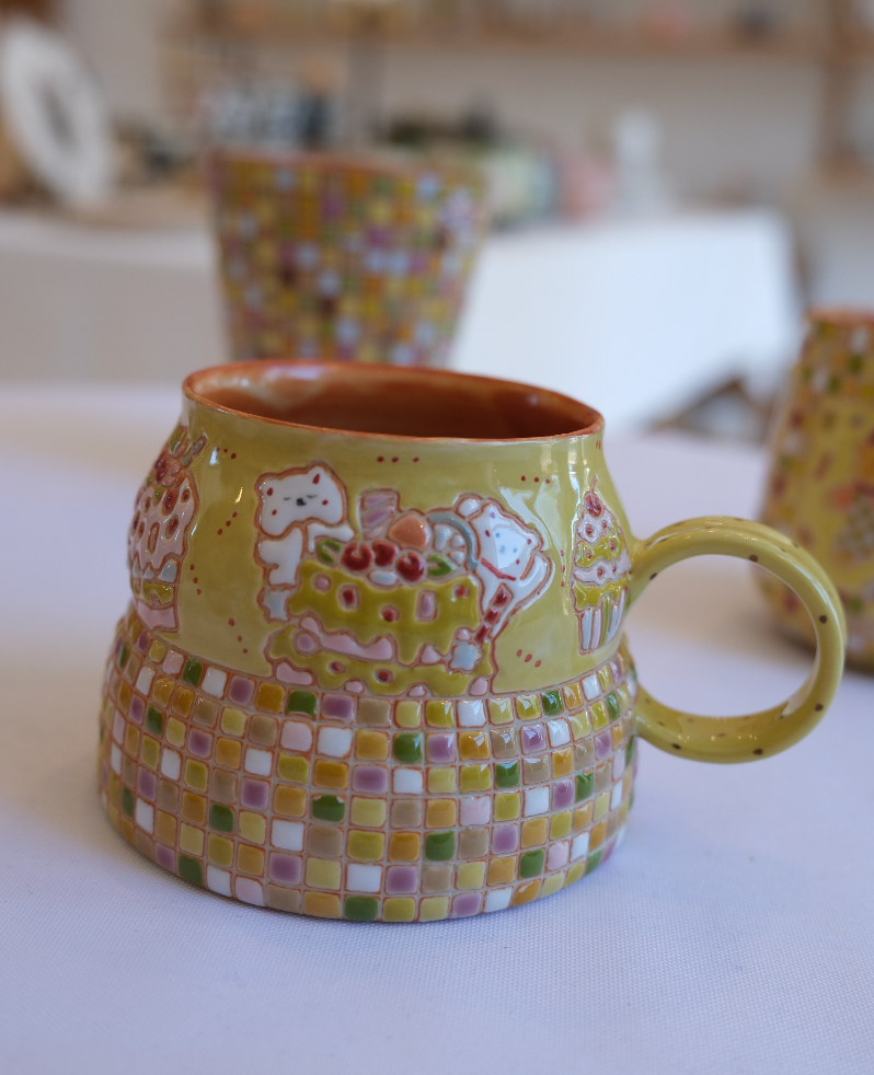 White Clay Checkered Birthday Handle Cup