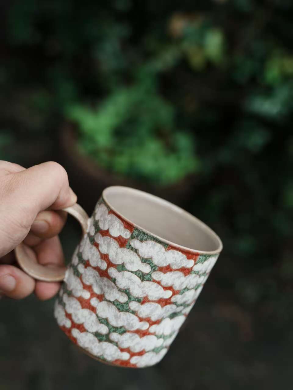 Berry Leaf Plaid Pinch Cup with Handle - Light Tone