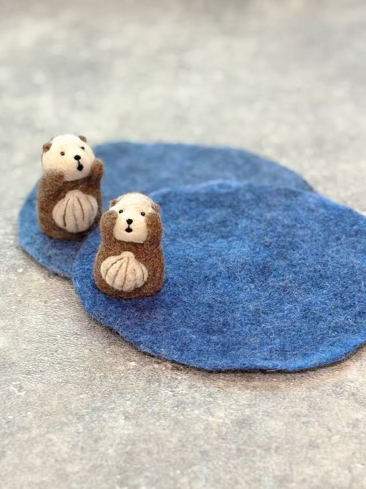 Felt Otter Coaster